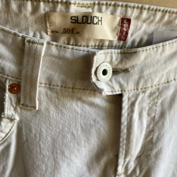 Vintage Levi’s 504 Y2K Low Rise Slouch Flare Leg Jeans in Cream size 20M - Picture 2 of 9